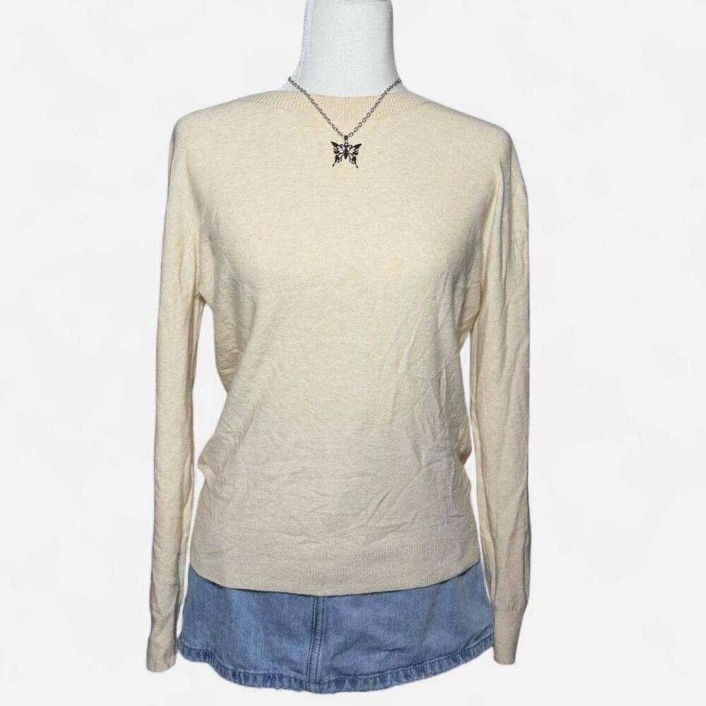 Unbranded Women's Cream Shirt - Picture 2 of 5